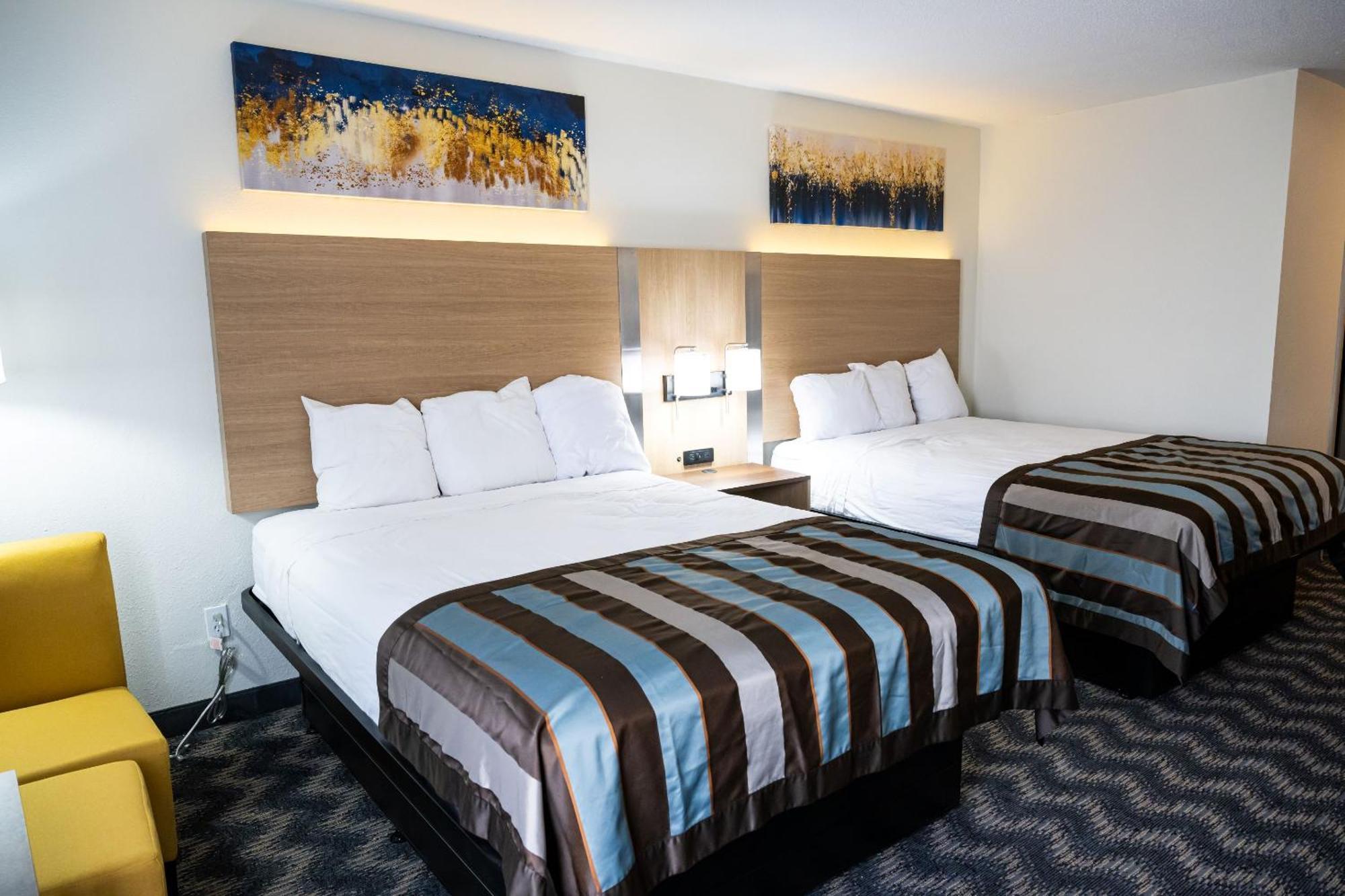 Baymont By Wyndham Greensboro/Coliseum Exterior foto